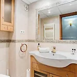 Bardot By Cardisuites Апартаменты